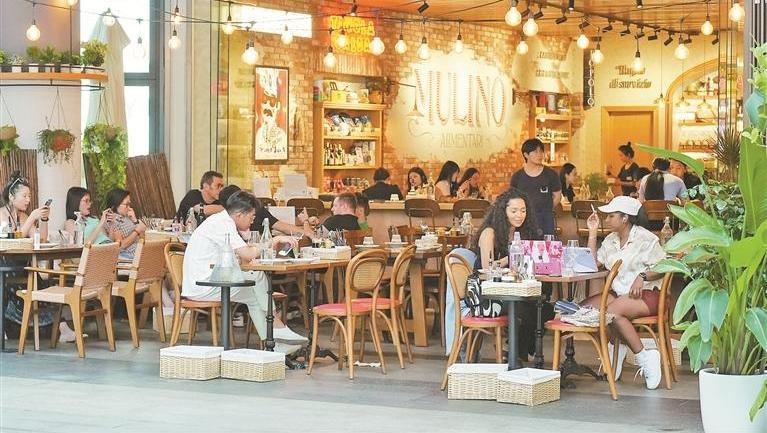 一边开新店 一边关旧店，小酒馆还能赚钱吗？