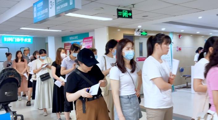 同心共筑"2030健康中国",深圳万丰医院"进社区及企业