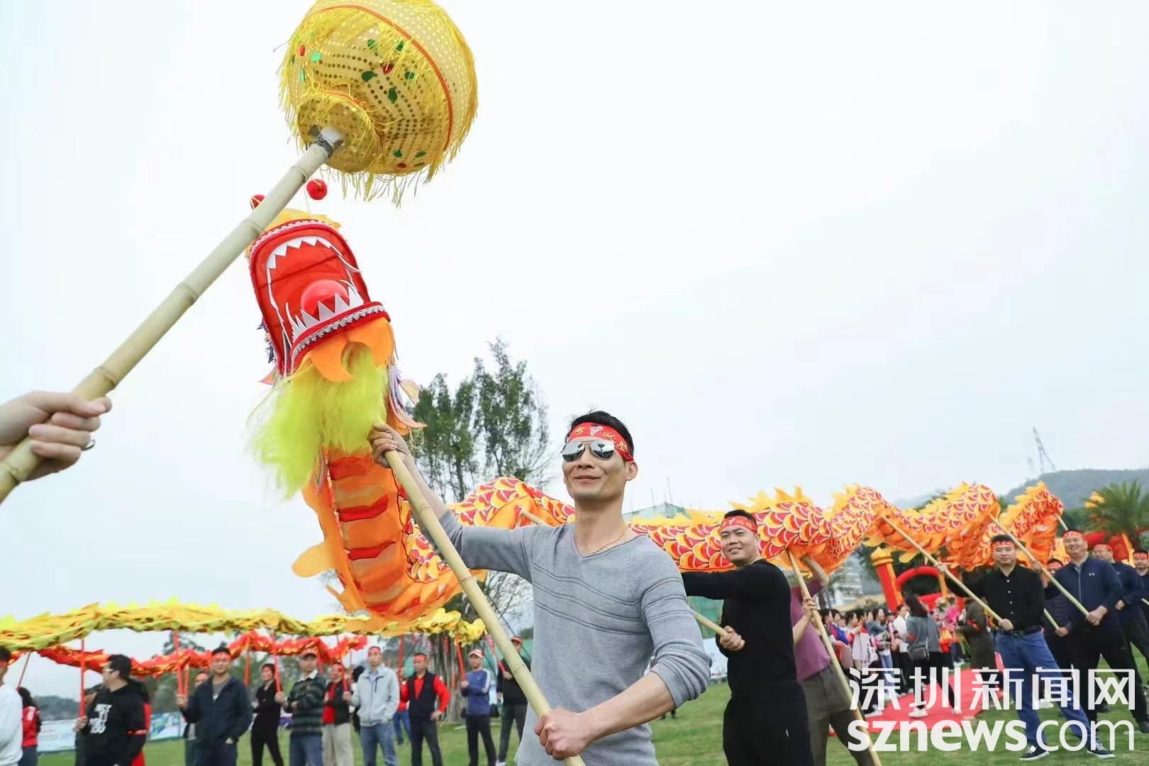 举旗,舞龙齐上阵!罗湖各初中师生家长花样送考记