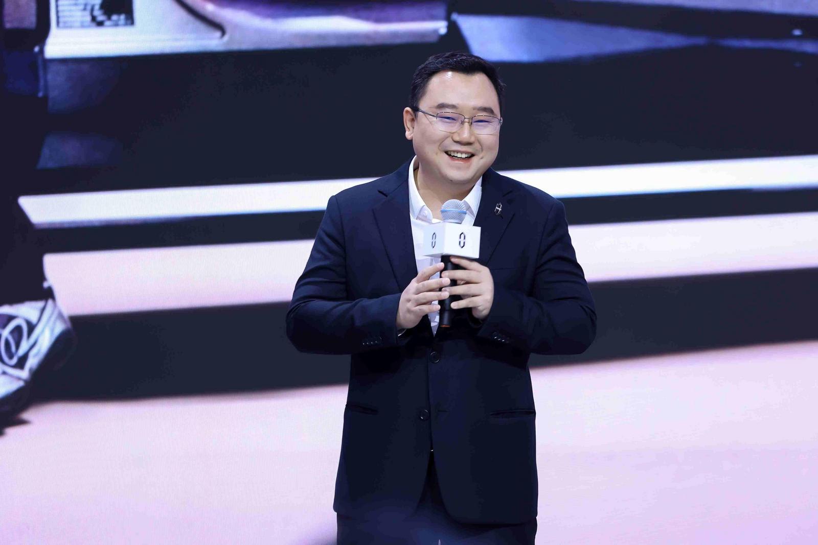 赛力斯张正萍与白敬亭同台 问界M6北京车展开启首批交付