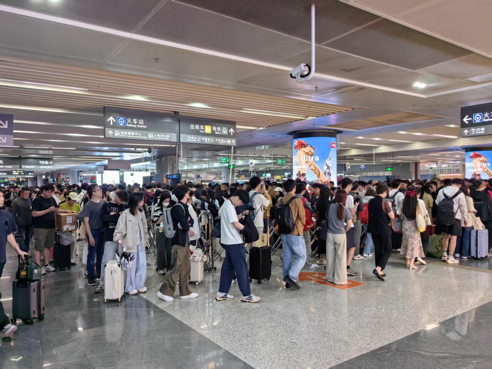“五一”假期深圳七大枢纽客流破300万 深圳北站单日142万人次创纪录