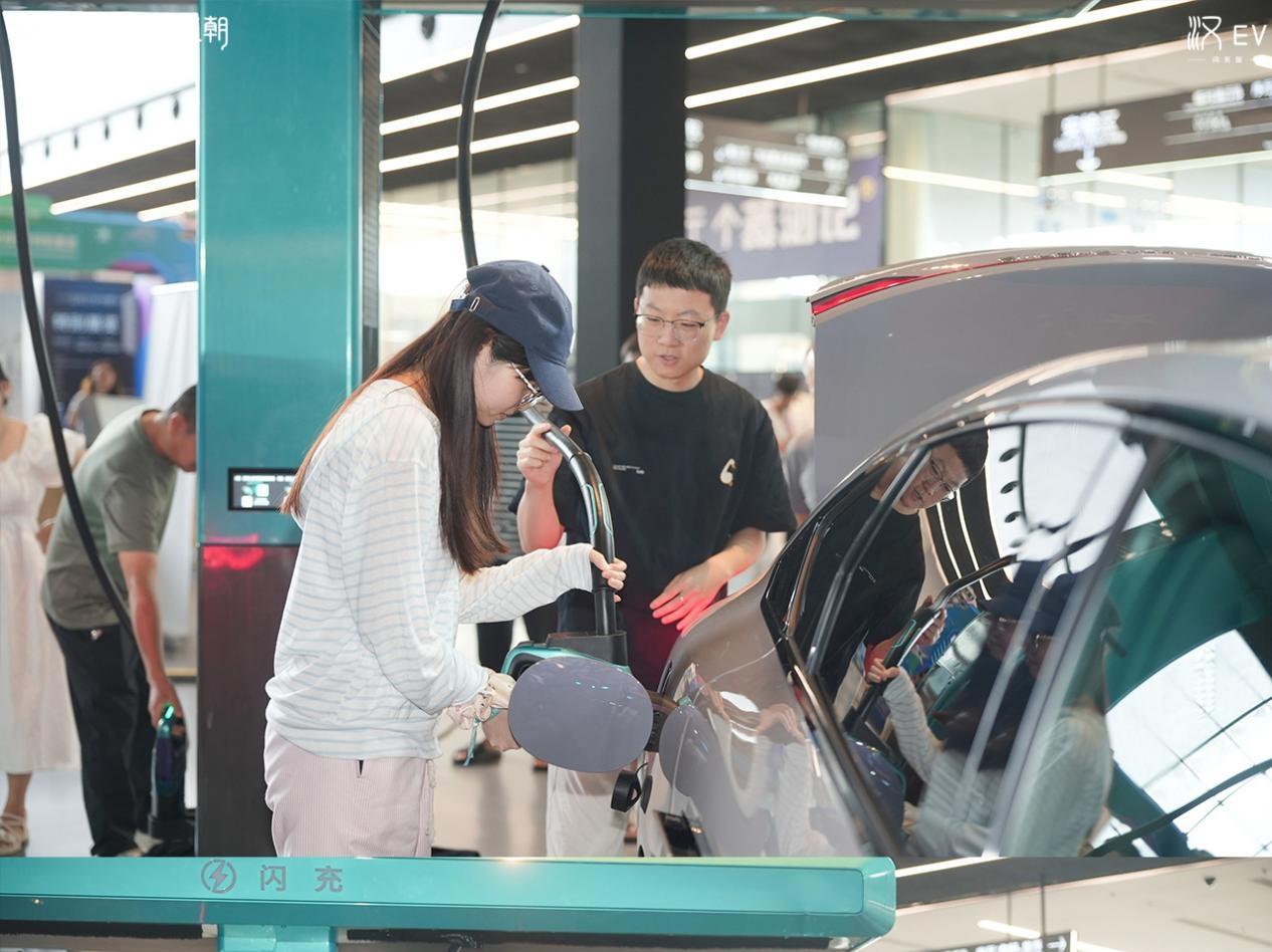 汉EV闪充版深圳上市发布会圆满举行 以“闪充时代”重塑纯电出行新标杆