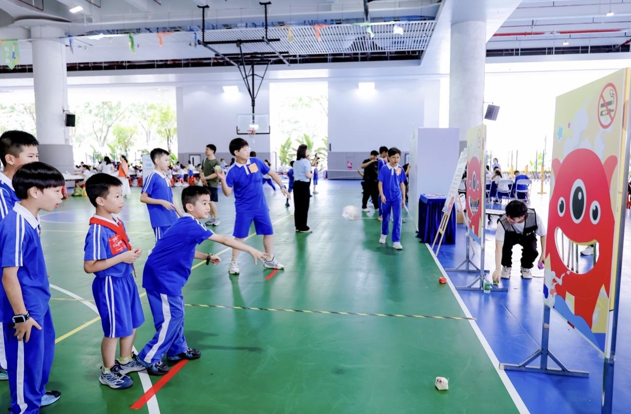 “小画家”挥毫拒烟草 五健风潮席卷校园