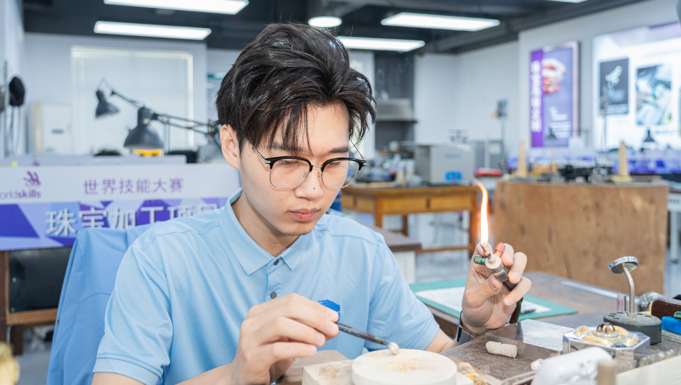 代表中国出征！深圳技师学院3名选手全力备赛第48届世界技能大赛