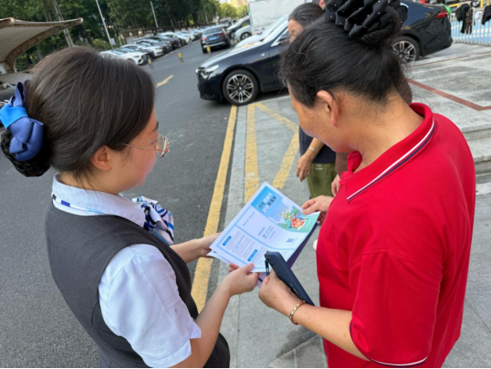 农行深圳龙岗支行进社区筑牢养老反诈防线