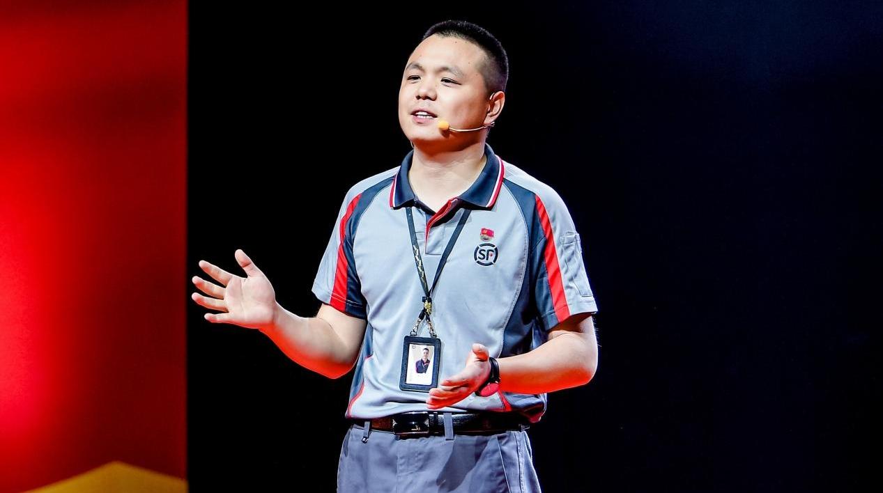 秦文冲：戎装换工装 初心永不变 快递小哥绽放新时代奋斗之光