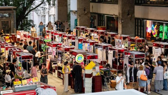 聚焦本土原创潮玩力量！两位香港设计师畅谈潮玩里的港式文化