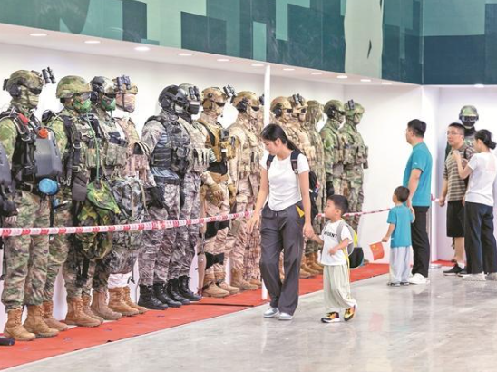 深圳全民国防航空航天科博会