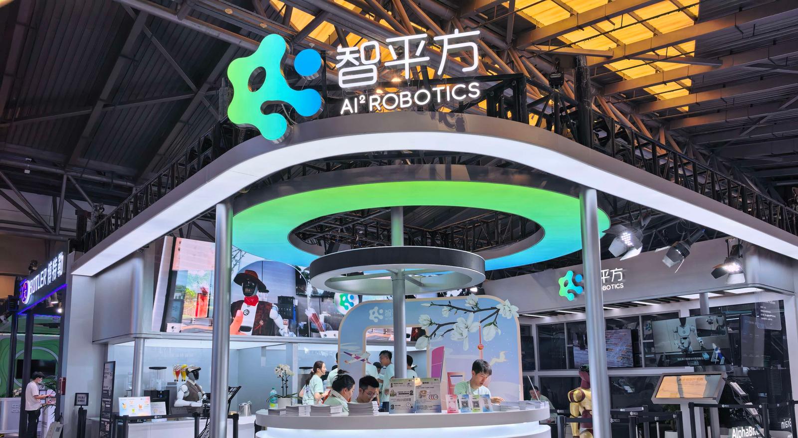 智平方亮相WAIC 2026 全球首个原创类脑大模型加速机器人规模化落地