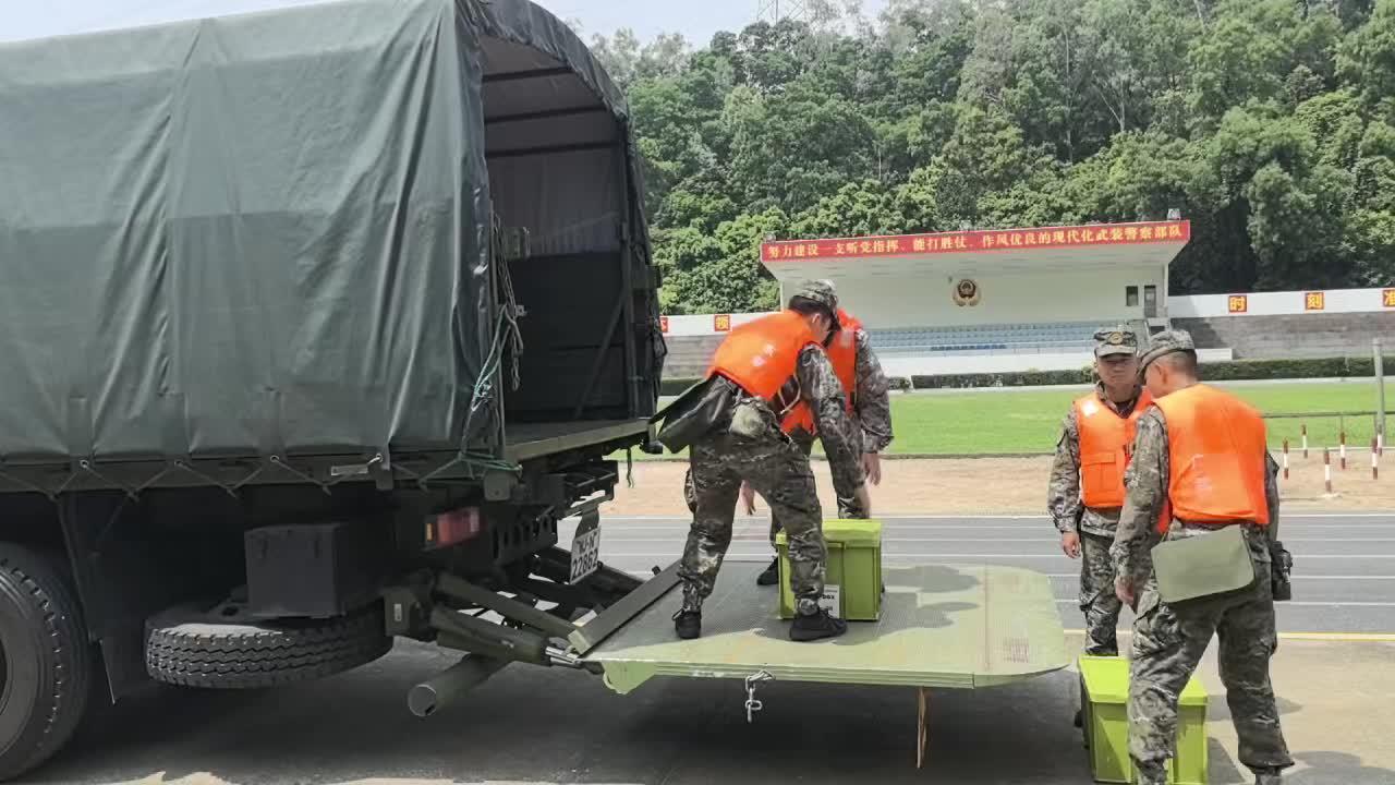 闻令前置主动靠前 武警深圳第一支队驰援深汕一线迎战台风 “红霞”