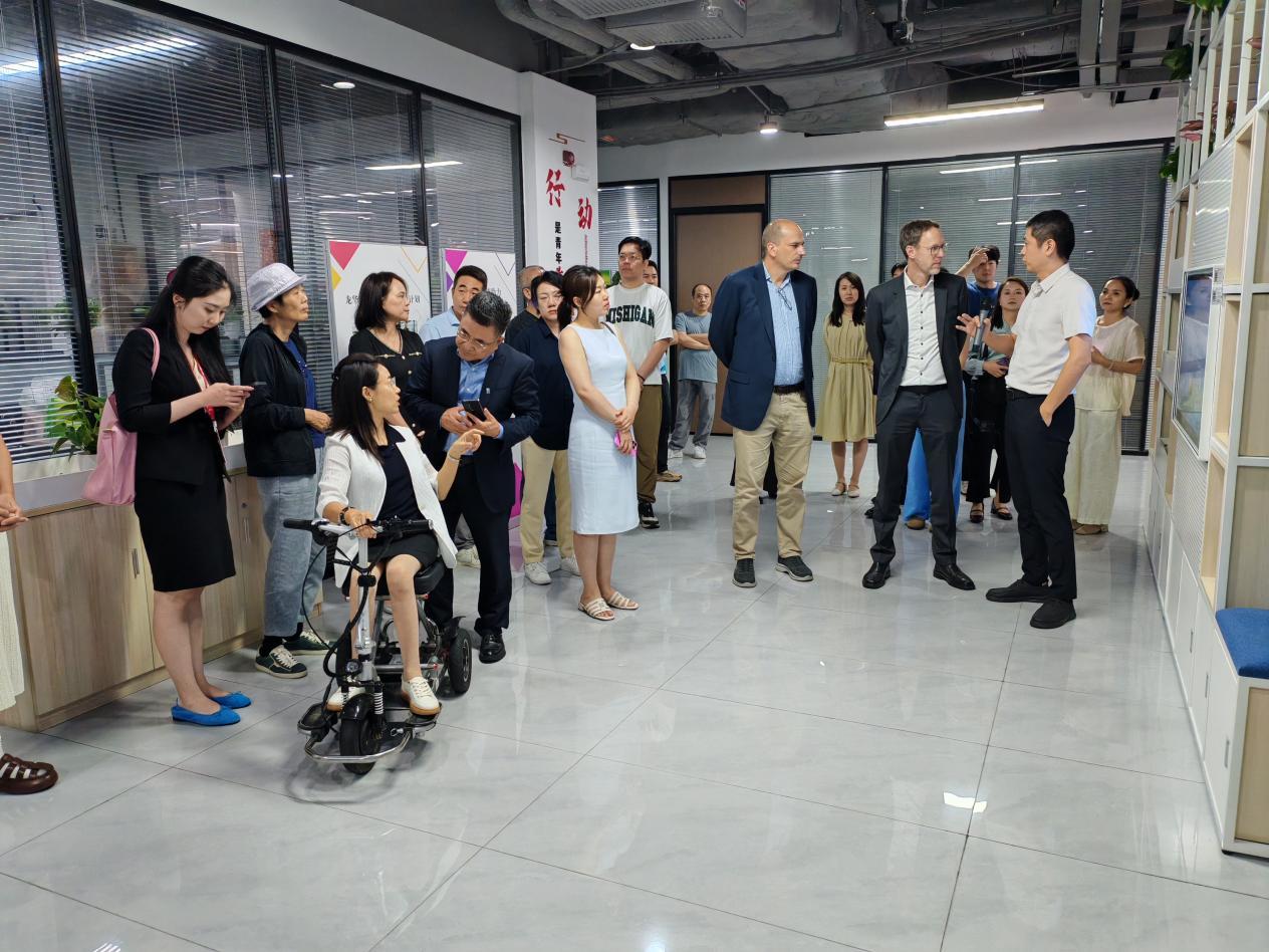 联合国开发计划署代表团到访粤港澳大湾区自强青年融合发展中心，点赞残健融合创新实践