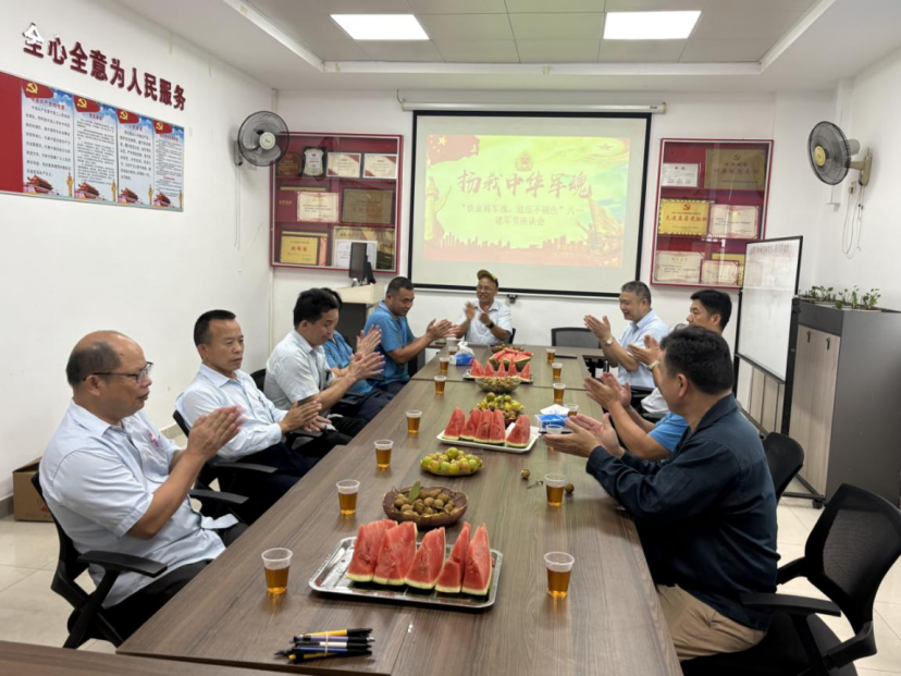 退伍不褪色 深巴四分公司侨城东车间召开退役军人座谈会