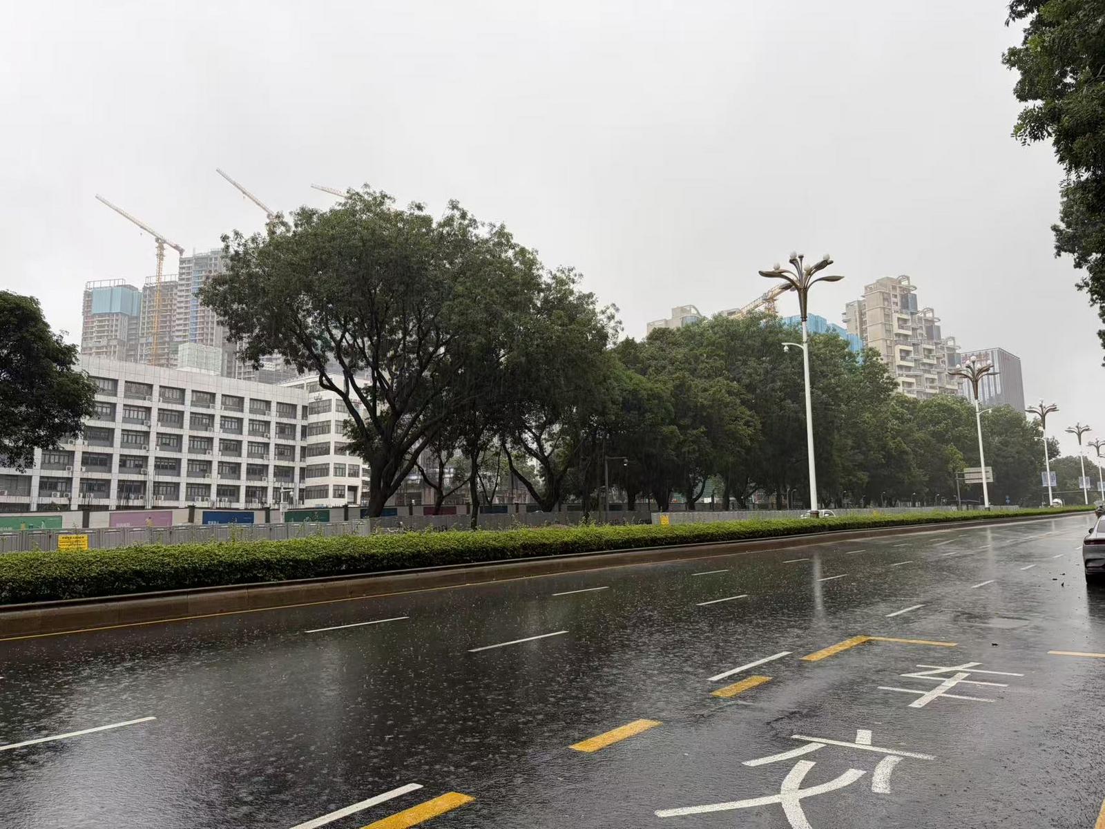 网友：今年5月至7月晴天只有10天？深圳市气象局：降雨日占比64%
