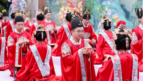 今年七夕，深圳1075对新人办理结婚登记