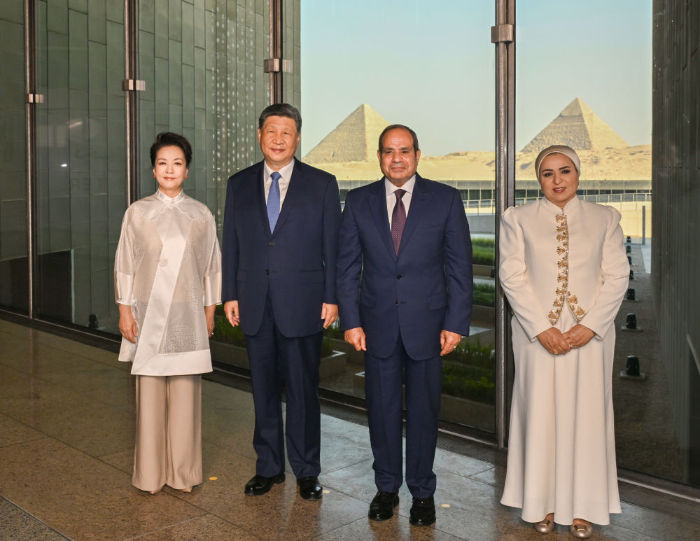习近平彭丽媛同埃及总统夫妇参观大埃及博物馆 强调文明交流互鉴