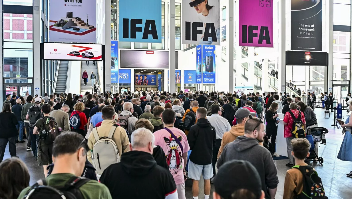深圳多品类机器人产品亮相德国柏林IFA 2026