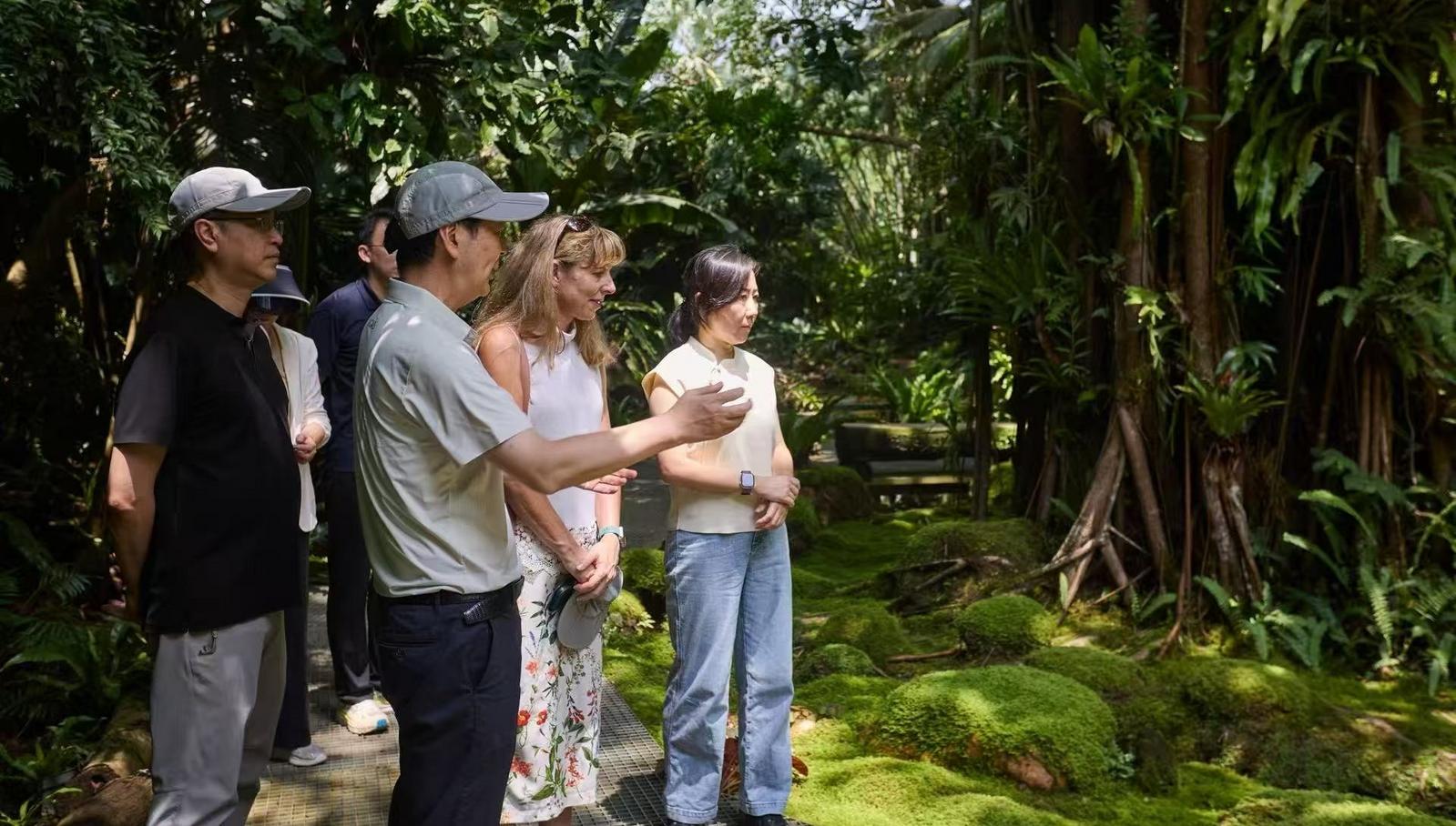 国际植物园保护联盟秘书长一行到访仙湖植物园 为生物多样性保护“把脉开方”