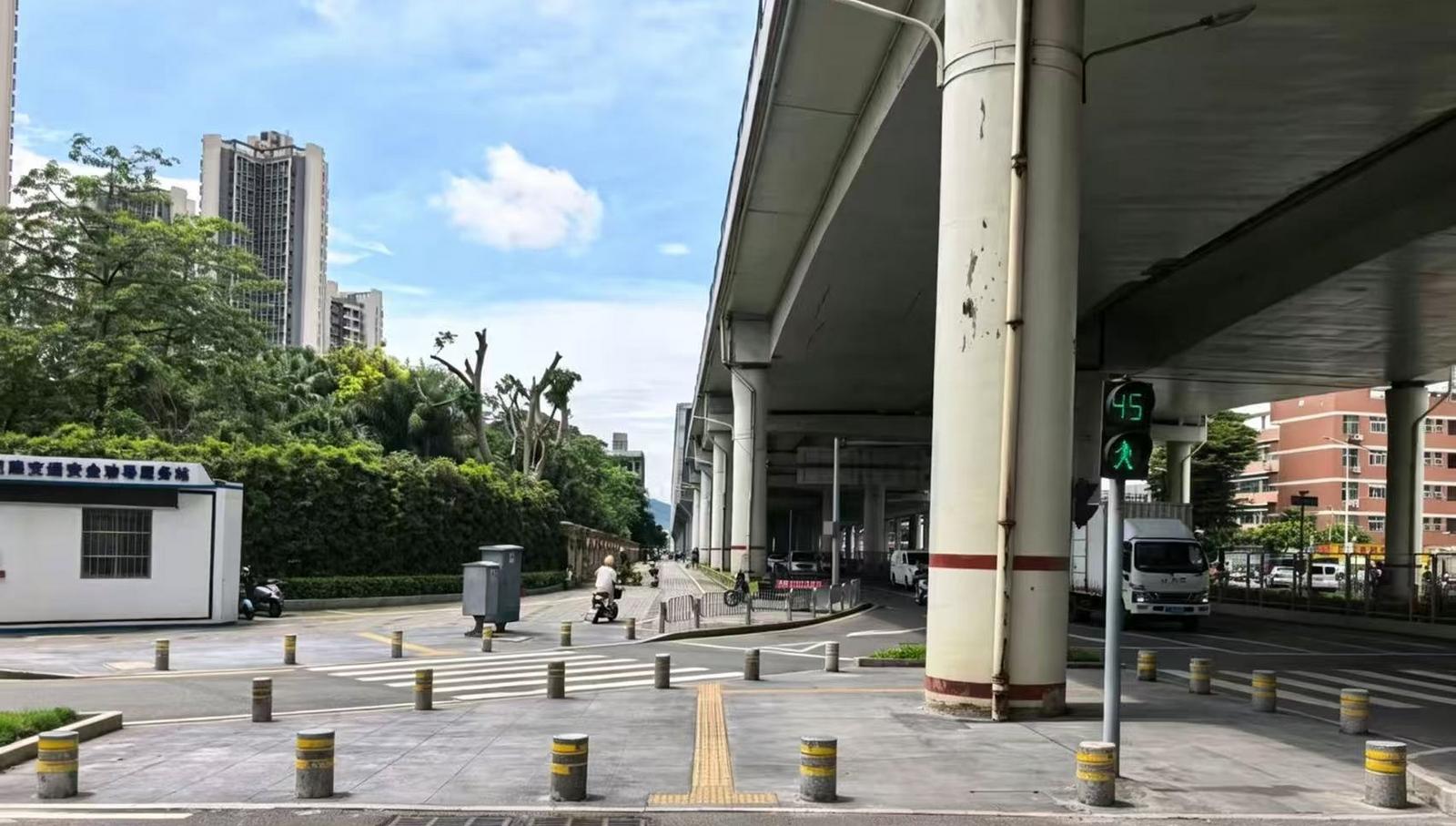光明区交通部门完成1692处无障碍路口整治，改善特殊群体出行