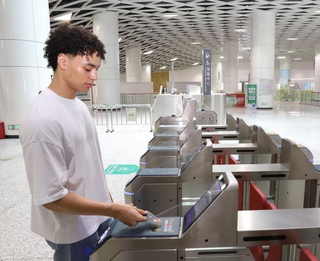深圳地铁全线网正式支持国际银行卡拍卡过闸，实现五大卡组织全覆盖