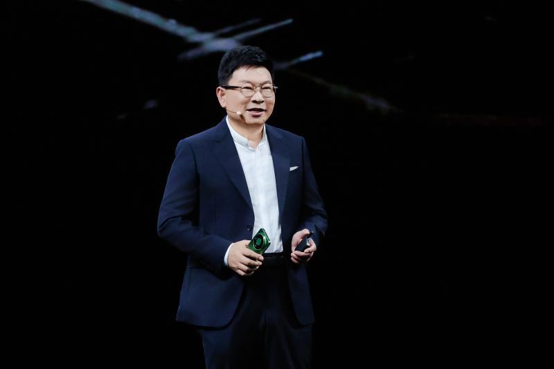 踏光向前 终成璀璨 HUAWEI Mate 90系列重磅发布HUAWEI Mate 90系列发布 众多黑科技加持全面焕新