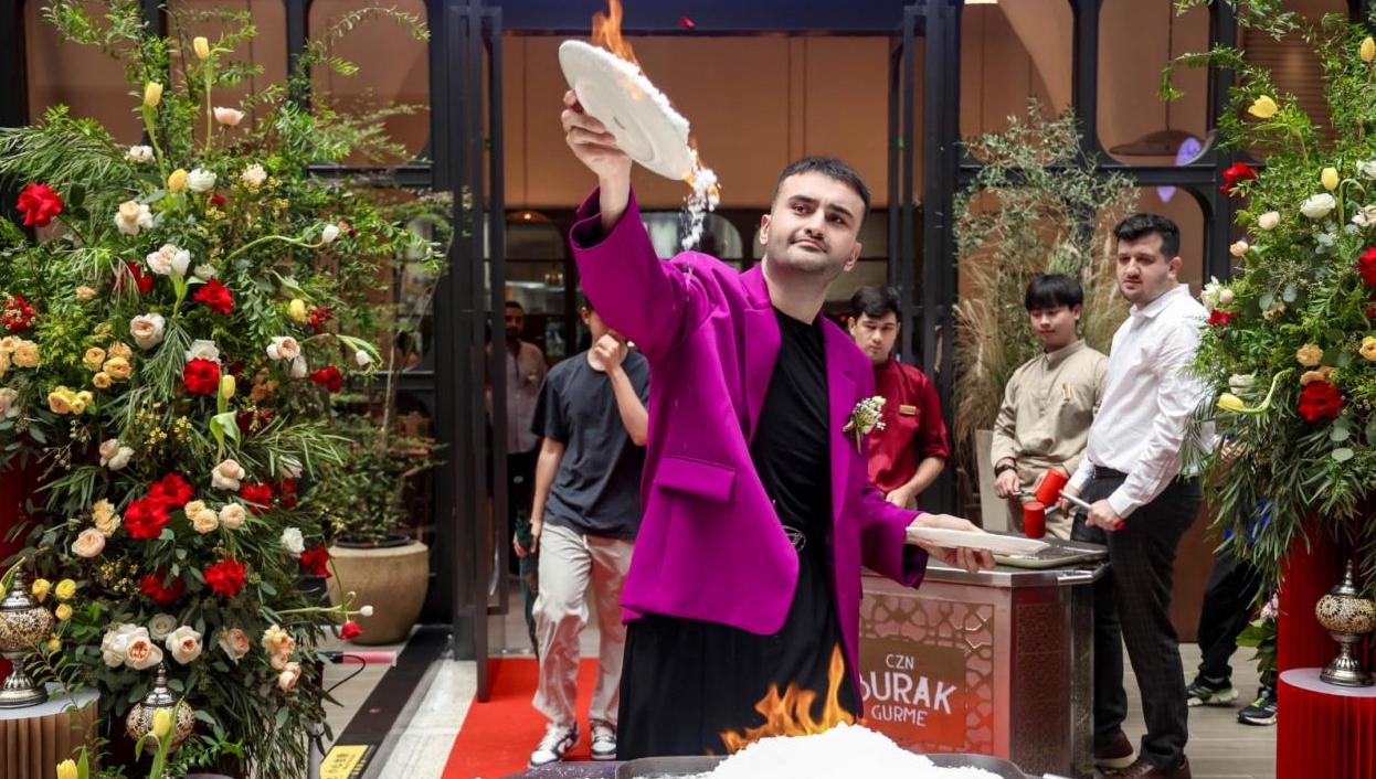 “微笑哥”亮相深业上城！CZN BURAK GURME柏克土耳其餐厅深圳首店开业