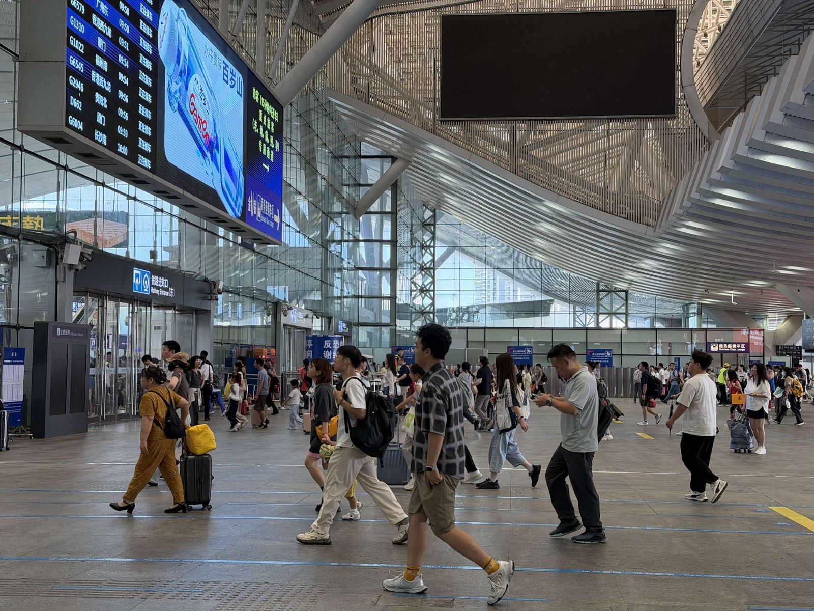 假期余额不足！深圳铁路迎返程客流高峰，10月6日预计到发88.2万人次