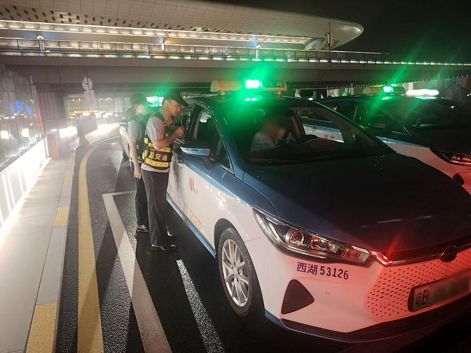 国庆假期深圳查处交通运输违法案件165宗，交通部门执法多措并举守护出行秩序