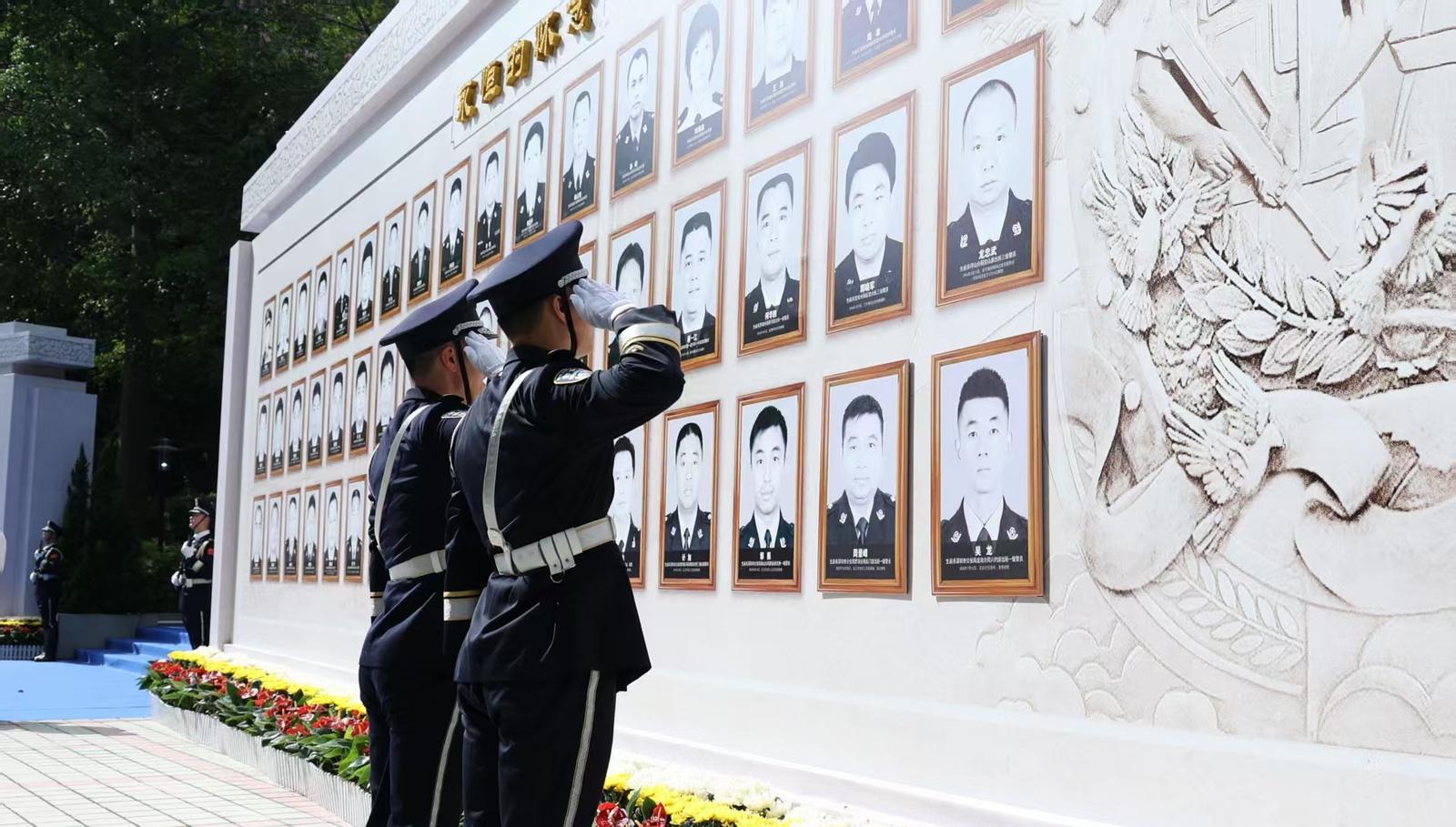 赤胆铸警魂 英气留鹏城——追记深圳牺牲民警吴龙