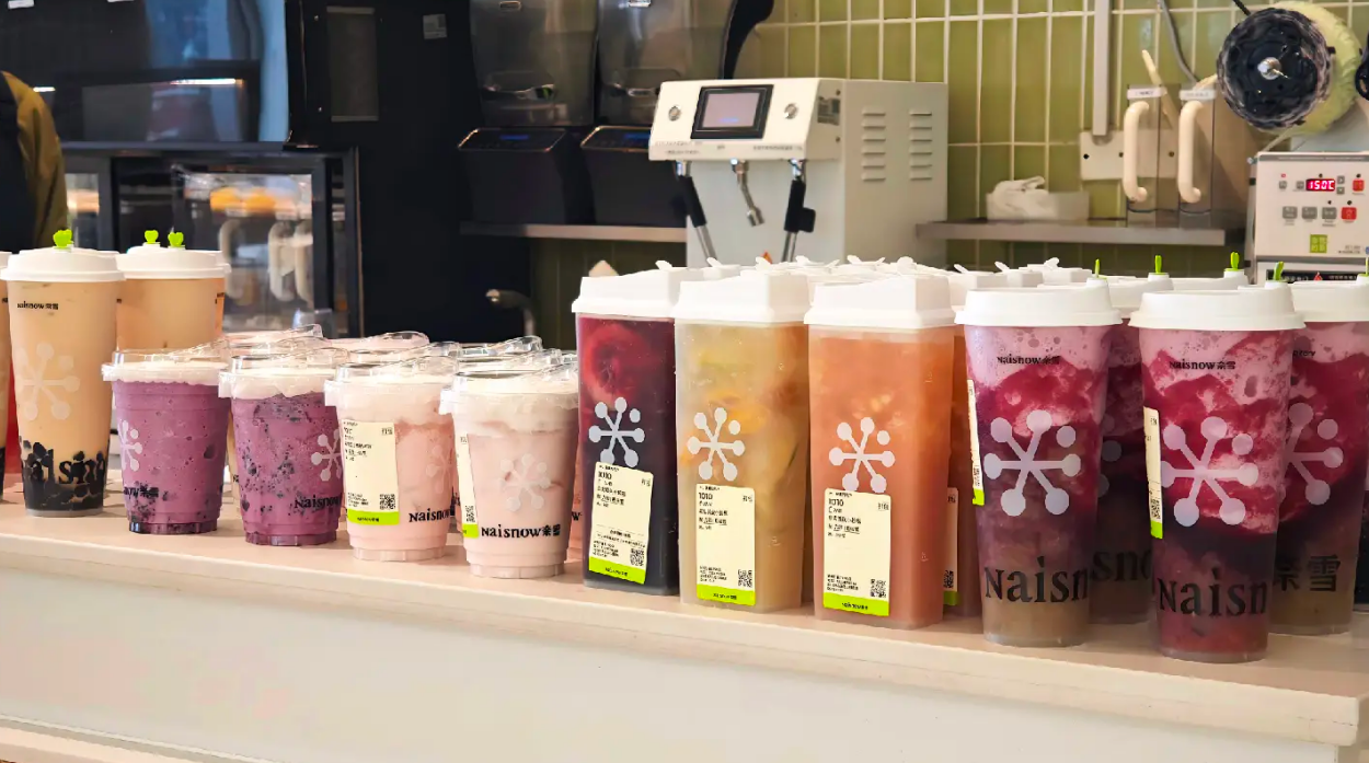 国庆假期茶饮消费升温，奈雪深圳门店销量最高接近平日9倍